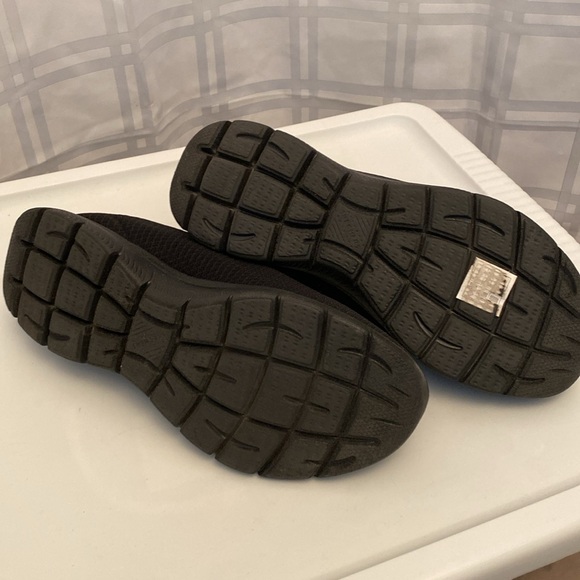 Skechers Black Memory Foam Lightweight Slip On Sneakers Size 8.5 - Picture 5 of 7